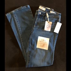 Jessica Simpson Edmond Arrow Straight Jeans 26